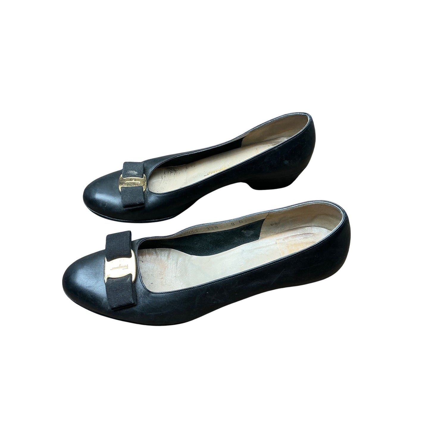 Salvatore Ferragamo Black Leather Vara Bow Pumps Gold Logo Low Heel Womens Size 8B