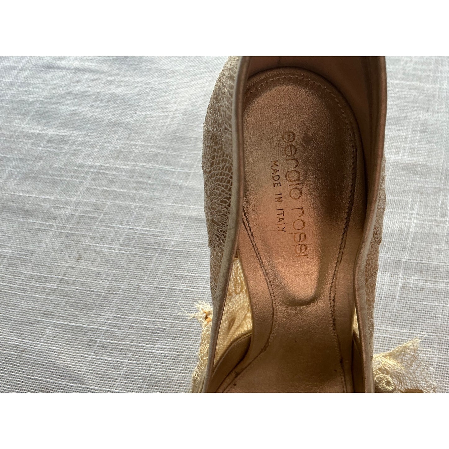 Vintage Sergio Rossi Gold Lace Ruffle Peep Toe Heels Made in Italy Women’s Size 39/8.5