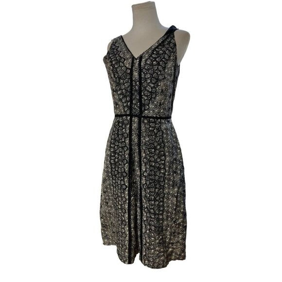 Adrianna Papell Black And White Mid Dress. Size 6