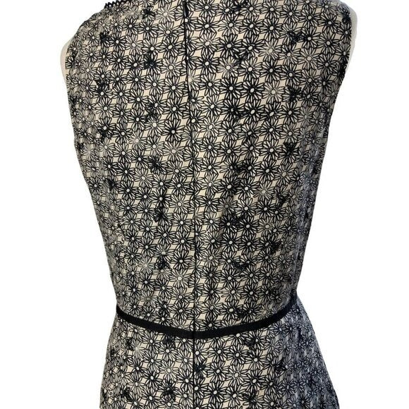Adrianna Papell Black And White Mid Dress. Size 6