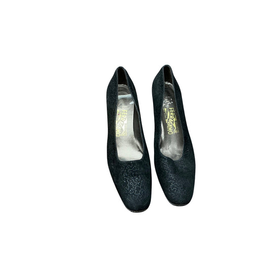 Salvatore Ferragamo Black Leather Pumps Subtle Pattern Square Toe Womens Size 9AA Made in Italy