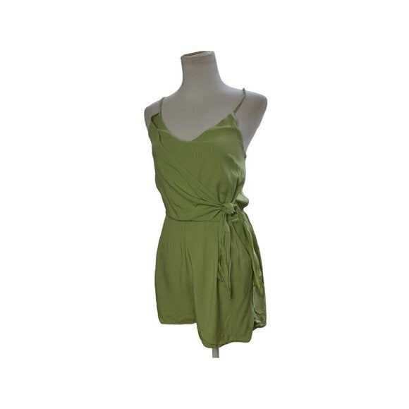 One Clothing Green Romper. Size Small. Fun To Wear.