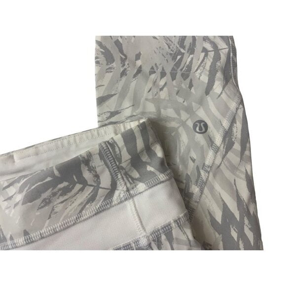 Lululemon Gray Palm Print Sports Bra & Shorts Activewear Set Sz 4