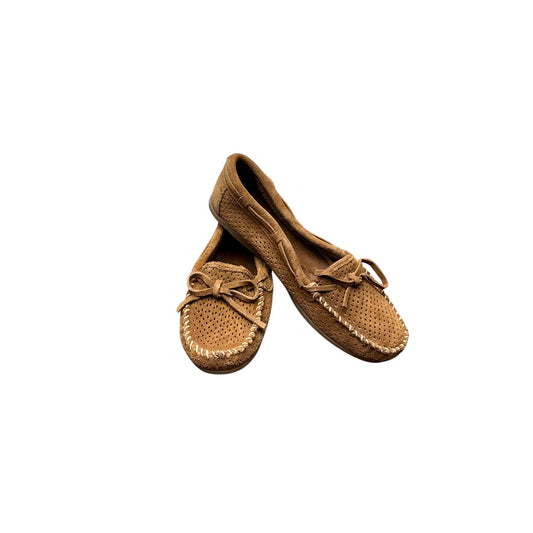 Minnetonka Brown Perforated Suede Moccasin Flats Women’s Size